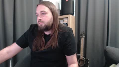 Snapshot of deghe chatting on April 9, 4:34 pm Tobi online show from April 9, 4:34 pm