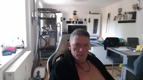 deinprinz2312 online show from June 8, 4:35 am