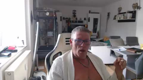 deinprinz2312 online show from June 18, 6:13 am