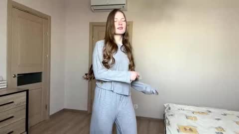 Mila online show from February 17, 7:16 am