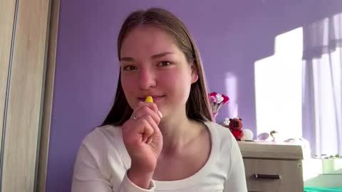 Mila online show from March 3, 7:25 am