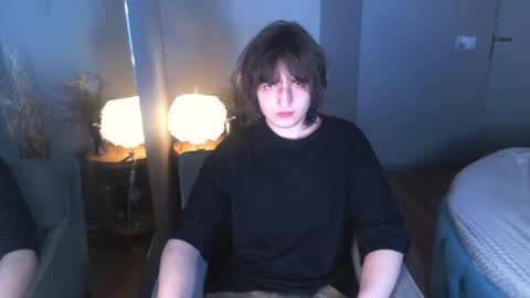 Snapshot of delalex chatting on June 1, 11:28 pm Alex online show from June 1, 11:28 pm