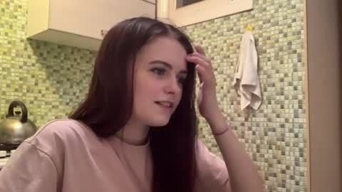 Snapshot of deliciastombaugh chatting on April 5, 5:32 pm Kiki online show from April 5, 5:32 pm