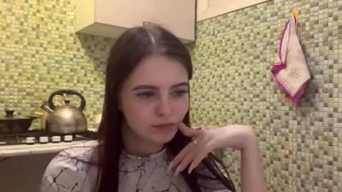 Snapshot of deliciastombaugh chatting on April 18, 7:58 pm Kiki online show from April 18, 7:58 pm