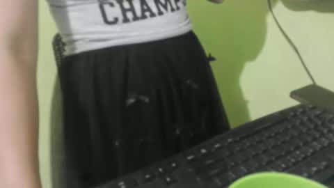 Snapshot of delicious_kitty4u chatting on November 15, 4:14 pm delicious_kitty4u online show from November 15, 4:14 pm