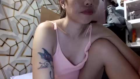 Snapshot of deliciousgirl975840 chatting on April 24, 6:43 pm deliciousgirl975840 online show from April 24, 6:43 pm