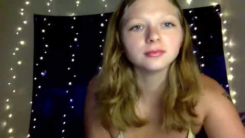 Snapshot of delilalove3412 chatting on May 11, 10:40 pm DelilaLove3412 online show from May 11, 10:40 pm