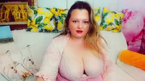Snapshot of delinnia chatting on May 30, 3:20 pm Margo online show from May 30, 3:20 pm