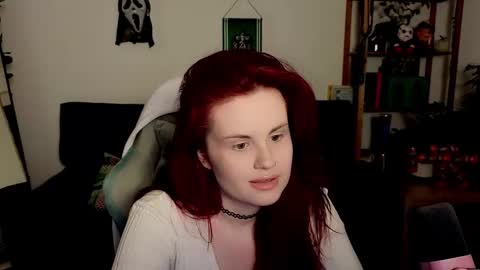 dellacrush_ online show from November 22, 6:07 pm