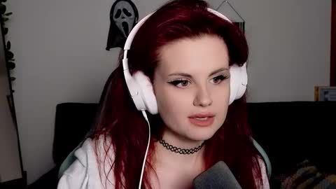 dellacrush_ online show from November 29, 3:26 pm