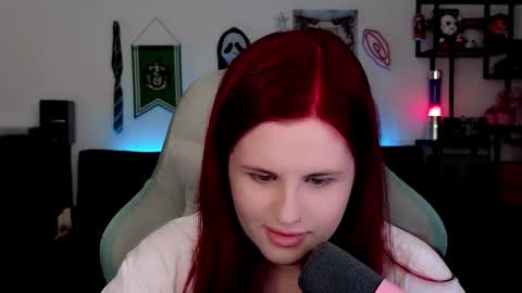 dellacrush_ online show from March 10, 6:46 pm