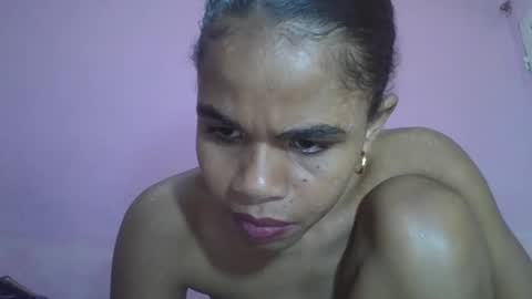 Snapshot of delphineee chatting on April 21, 4:34 pm delphine online show from April 21, 4:34 pm