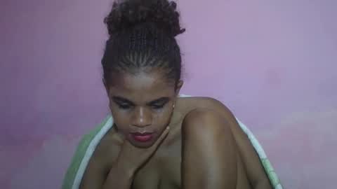 Snapshot of delphineee chatting on May 2, 8:47 pm delphine online show from May 2, 8:47 pm