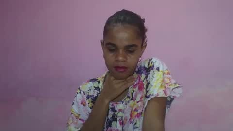 Snapshot of delphineee chatting on May 4, 6:04 pm delphine online show from May 4, 6:04 pm
