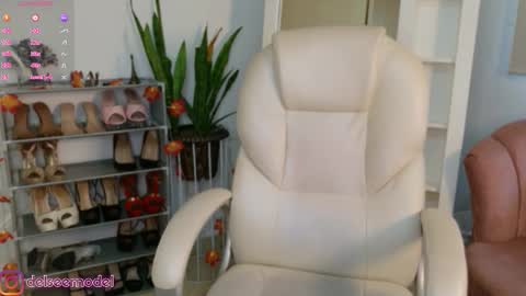  Delsee   online show from December 4, 1:53 pm