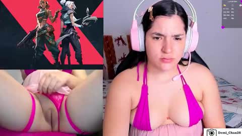 Snapshot of demi_chan chatting on February 18, 7:04 am demiii online show from February 18, 7:04 am