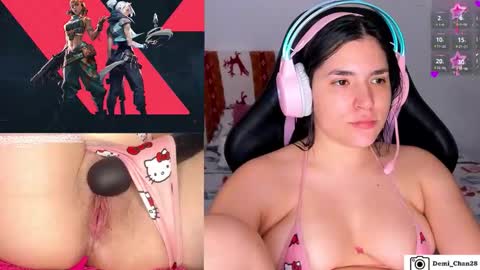 Snapshot of demi_chan chatting on February 19, 9:49 am demiii online show from February 19, 9:49 am