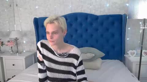 demianenglen online show from February 28, 9:01 pm