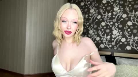 Demi online show from February 12, 3:07 pm