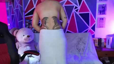 Snapshot of demimoore222 chatting on April 6, 5:58 pm DEMI online show from April 6, 5:58 pm