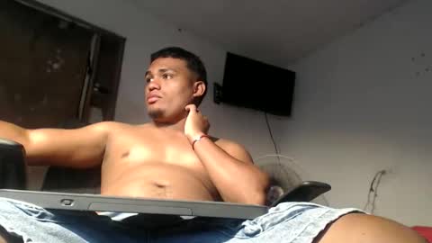 Snapshot of demol_latin chatting on May 29, 3:43 pm MASTER DAV online show from May 29, 3:43 pm