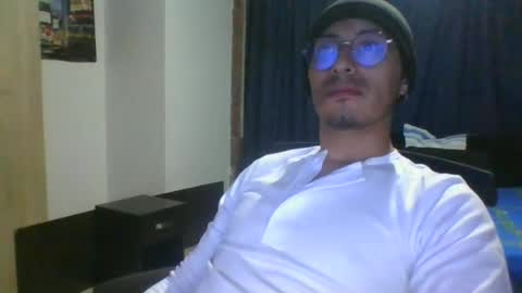Snapshot of demon666dick chatting on June 16, 4:15 am demon666dick online show from June 16, 4:15 am