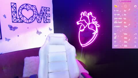 Snapshot of demyanderson_ chatting on December 28, 12:04 am Demy online show from December 28, 12:04 am