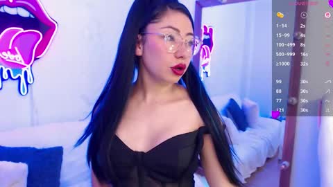 Snapshot of demyanderson_ chatting on February 17, 8:48 pm Demy online show from February 17, 8:48 pm