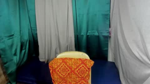 Snapshot of den_cummers chatting on April 25, 4:48 pm den_cummers online show from April 25, 4:48 pm