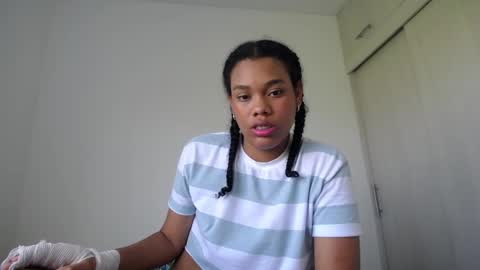 Snapshot of dena_k_ chatting on January 2, 1:51 pm Dena k s online show from January 2, 1:51 pm