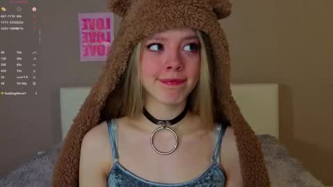 Snapshot of denaebeste chatting on January 18, 7:06 pm Emma online show from January 18, 7:06 pm