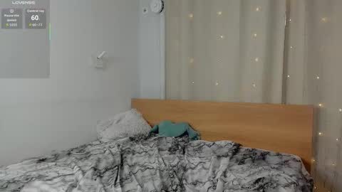 Snapshot of denaebeste chatting on March 3, 10:10 am Emma online show from March 3, 10:10 am