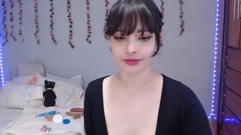 Snapshot of deni_bloom chatting on January 4, 11:38 pm Denisse    schedule Monday to Friday 1300-1900 mexican time Saturday-maybe it could be a surprise IDEPENDENT MODEL online show from January 4, 11:38 pm