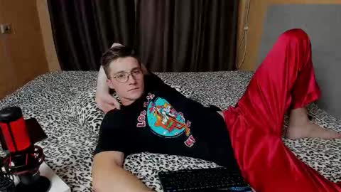 Snapshot of deni_boy99 chatting on September 25, 7:39 pm Deni online show from September 25, 7:39 pm