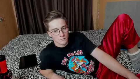 Snapshot of deni_boy99 chatting on October 26, 5:19 pm Deni online show from October 26, 5:19 pm