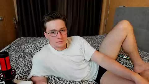 Snapshot of deni_boy99 chatting on May 23, 8:02 pm Deni online show from May 23, 8:02 pm