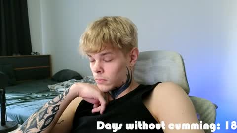 Snapshot of denis_here chatting on May 13, 3:42 pm Denis online show from May 13, 3:42 pm