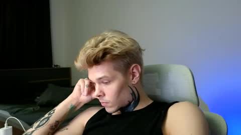 Snapshot of denis_here chatting on May 15, 4:58 pm Denis online show from May 15, 4:58 pm