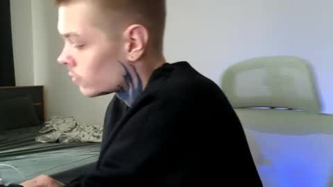 Snapshot of denis_here chatting on May 26, 2:13 pm Denis online show from May 26, 2:13 pm