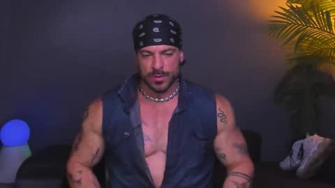 dennis_cox_ online show from November 20, 9:09 am