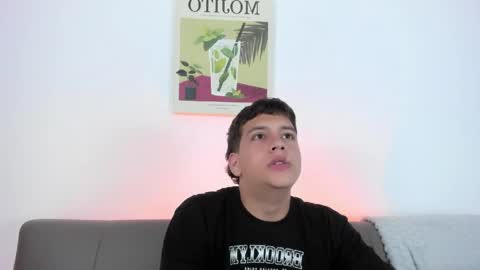 Snapshot of dennis_hills chatting on April 17, 9:18 pm Dennis online show from April 17, 9:18 pm