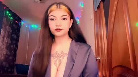 Snapshot of dennyrokisky chatting on May 19, 1:39 pm Leila online show from May 19, 1:39 pm