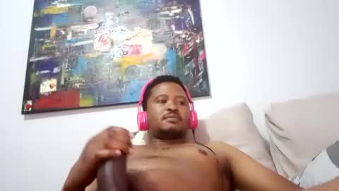 Snapshot of dentzo chatting on May 5, 5:15 am mastER blACK online show from May 5, 5:15 am