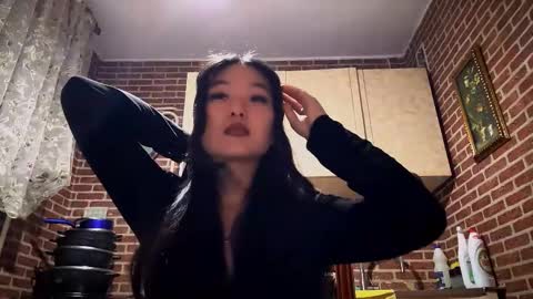 Emma online show from December 14, 1:49 pm