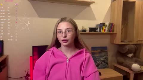 Vi  Victoria online show from November 13, 3:22 pm