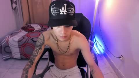 Snapshot of dereck_boyy_ chatting on May 7, 3:23 am Dereck Boy online show from May 7, 3:23 am