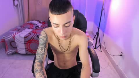 Snapshot of dereck_boyy_ chatting on May 12, 4:42 am Dereck Boy online show from May 12, 4:42 am