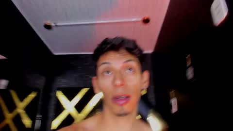 Snapshot of dereck_monroe chatting on June 3, 2:33 pm Dereck online show from June 3, 2:33 pm