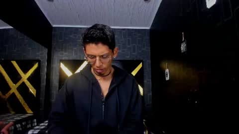 Snapshot of dereck_monroe chatting on June 13, 2:48 pm Dereck online show from June 13, 2:48 pm