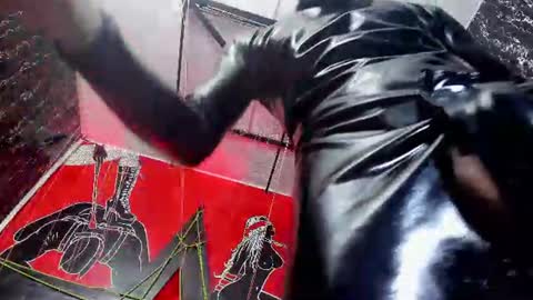 Snapshot of dereck_monroe chatting on June 17, 5:14 pm Dereck online show from June 17, 5:14 pm